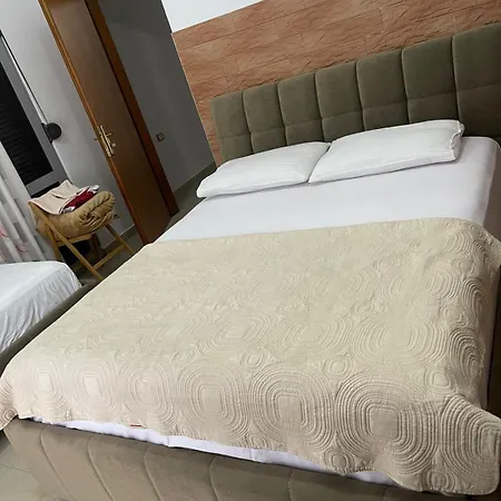 Kocollari Hotel 2*